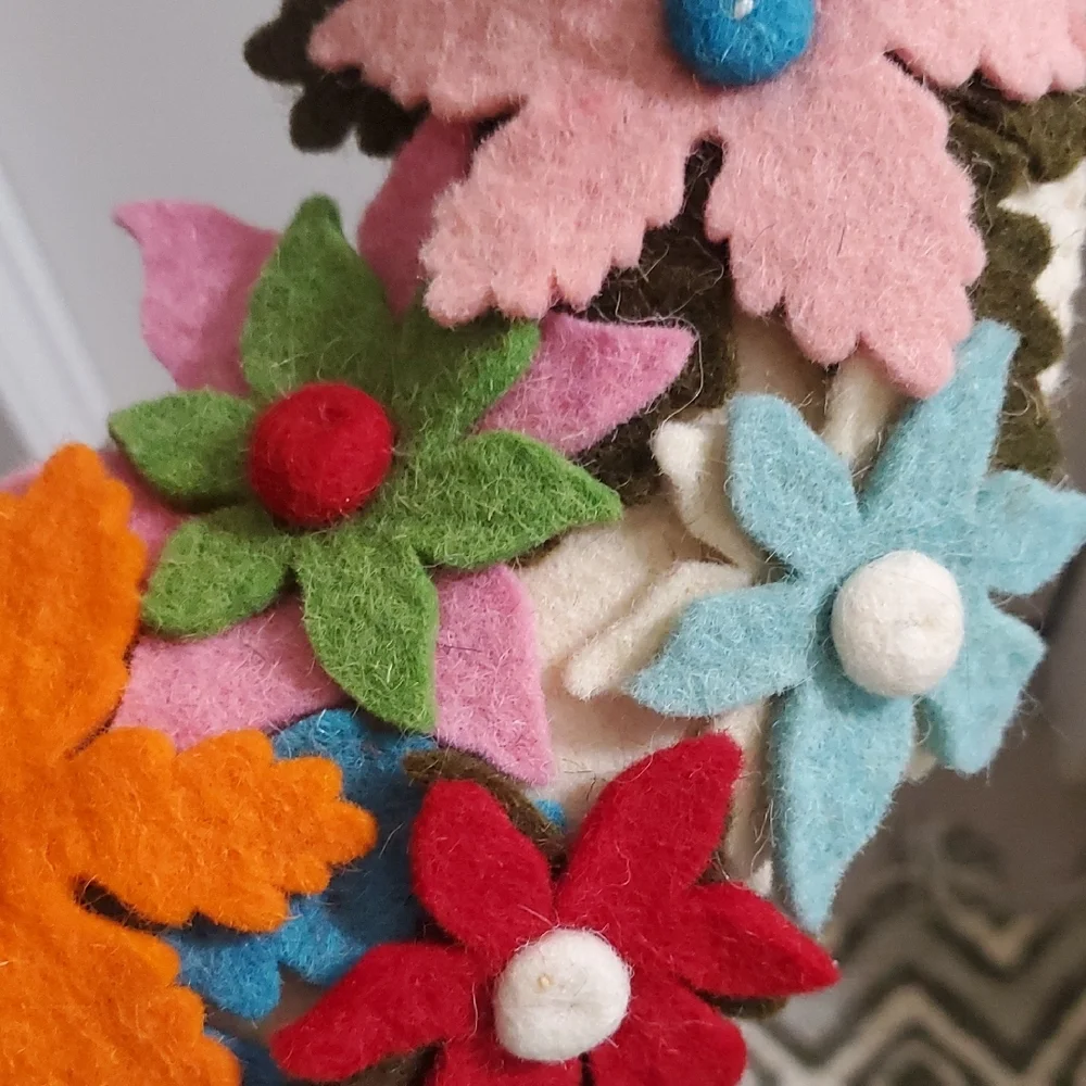NWOT Colorful Boho Felt Poinsettia Wreath